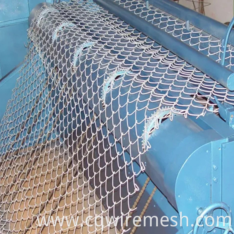 8 Foot Used Airport Galvanized Cyclone Wire Mesh Fencing 1.5 Inch Chain Link Fence Rolls Galvanized Gabion Wall